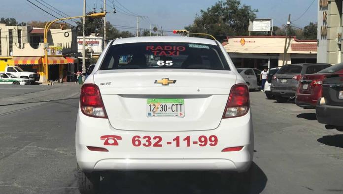 Piden trabajo como taxistas Piden trabajo como taxistas