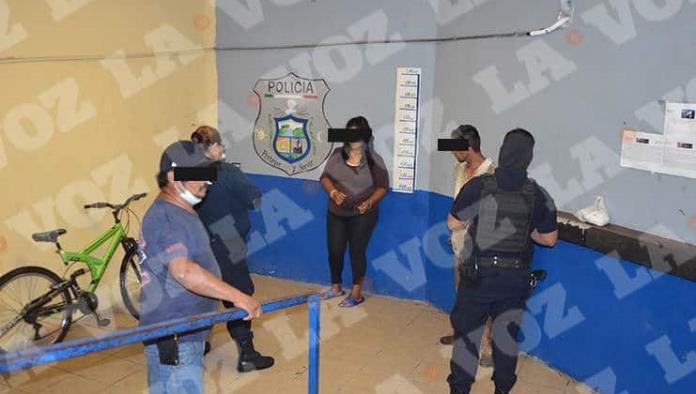 Le roban cartera en noche de pasión Le roban cartera en noche de pasión
