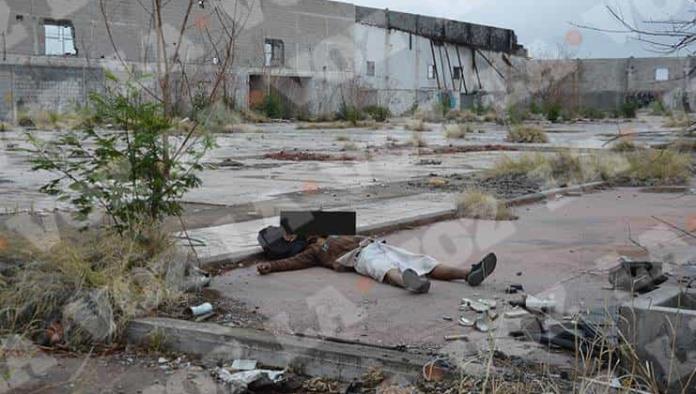 Quemaban cobre dentro de ruinas Quemaban cobre dentro de ruinas