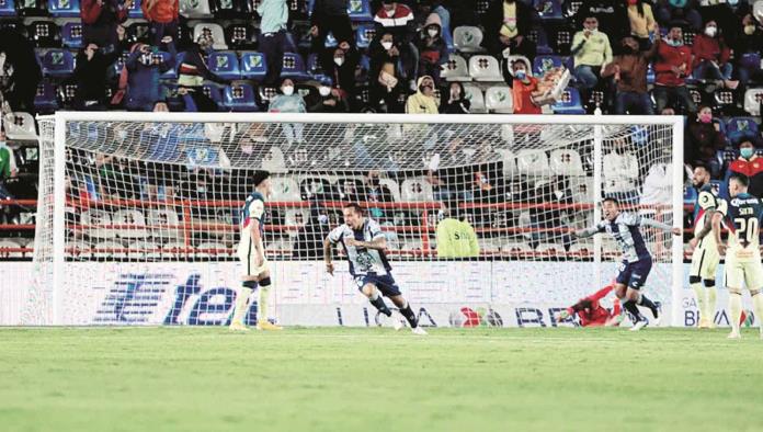 Pachuca pone contra las cuerdas al América Pachuca pone contra las cuerdas al América