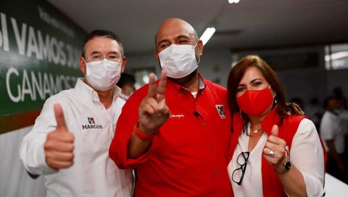 Tiene Marcos respaldo de Rodrigo Fuentes Tiene Marcos respaldo de Rodrigo Fuentes