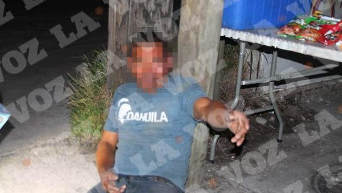 Lo golpean con bat para asaltarlo Lo golpean con bat para asaltarlo