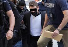 Ahorca a su esposa frente a su pequeñita de testigo Ahorca a su esposa frente a su pequeñita de testigo