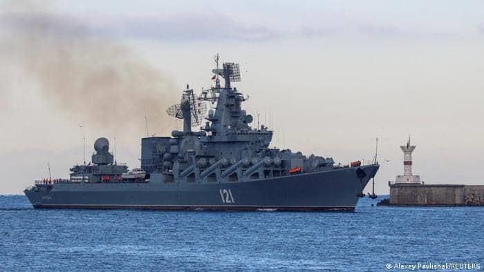 Se incendia el Crucero Moskvá; Orgullo de la Flota Rusa