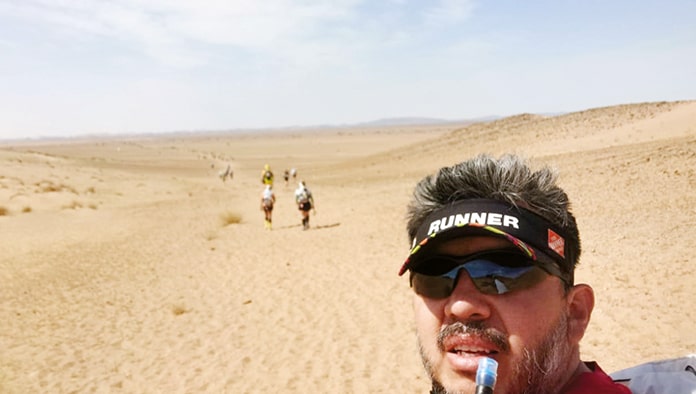 Monclovense corre maratón en el desierto del Sahara