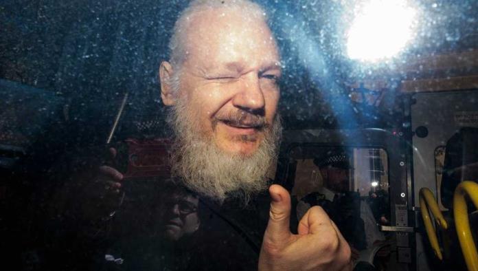 Ministra británica del Interior decidirá la extradición de Julian Assange a EU
