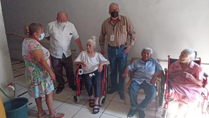 Castaños: Visita Juan Antonio Asilo de Ancianos