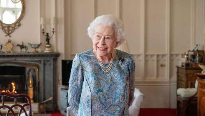 Reaparece la Reina Isabel II mas saludable que nunca