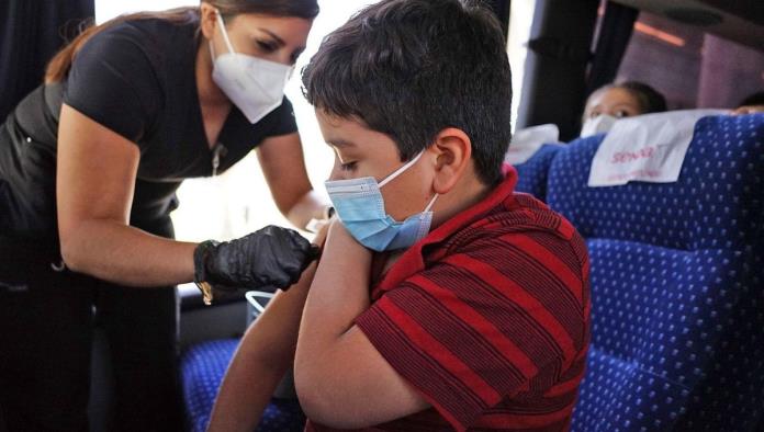 Frontera: Enlistan a niños para las vacunas