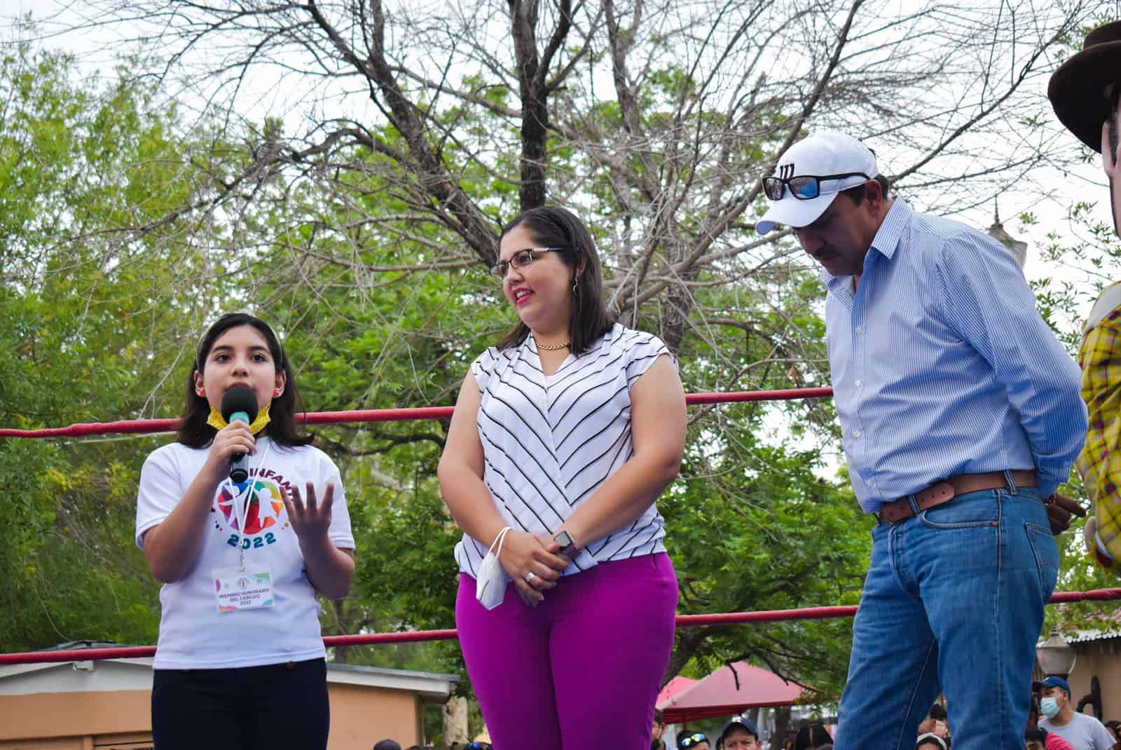 Festeja Pily Valenzuela a los niños