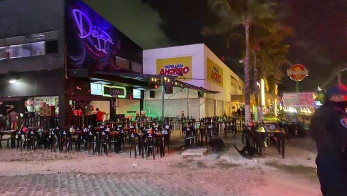 Pesadilla en Cancún; Sicarios atacan bares a balazos