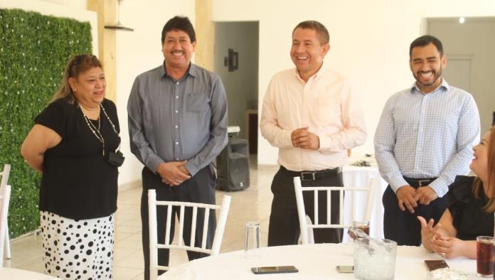 San Buenaventura: Saluda Hugo a maestros
