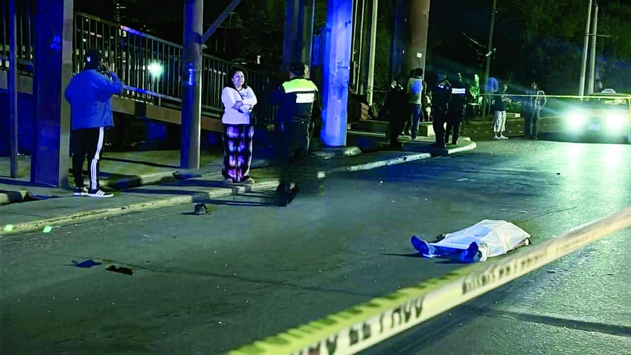 Tragedia en la calle: Joven de 24 a&ntilde;os atropellado mientras esperaba su taxi