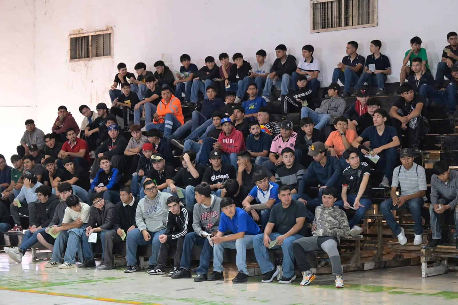 Carlos Villarreal anuncia inscripción para el Servicio Militar en Monclova