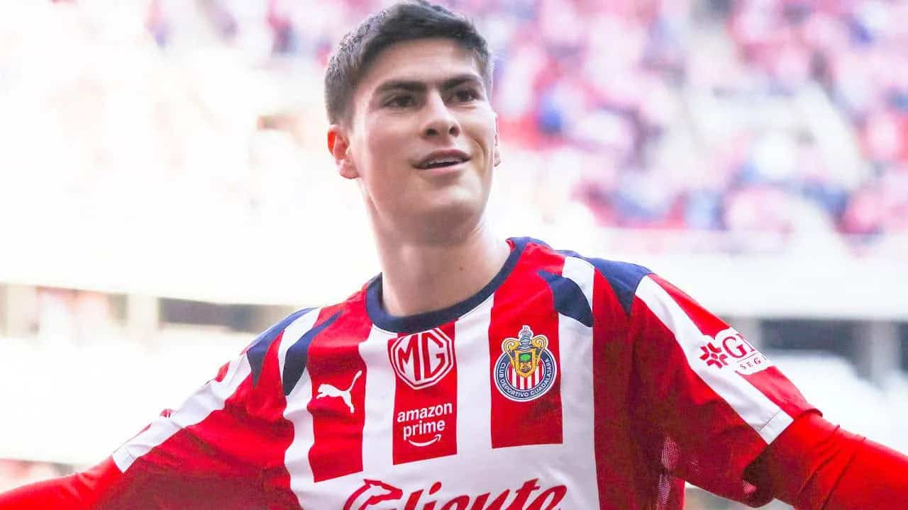 Chivas recibe 12 millones por el fichaje de Hormiga Gonz&aacute;lez con Olympiacos