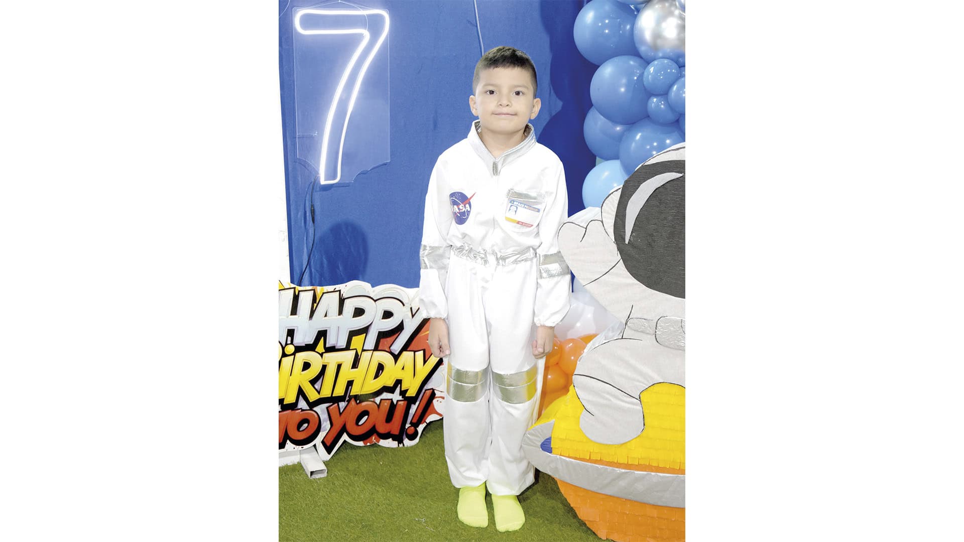 Santiago celebra su s&eacute;ptimo cumplea&ntilde;os en un sal&oacute;n infantil