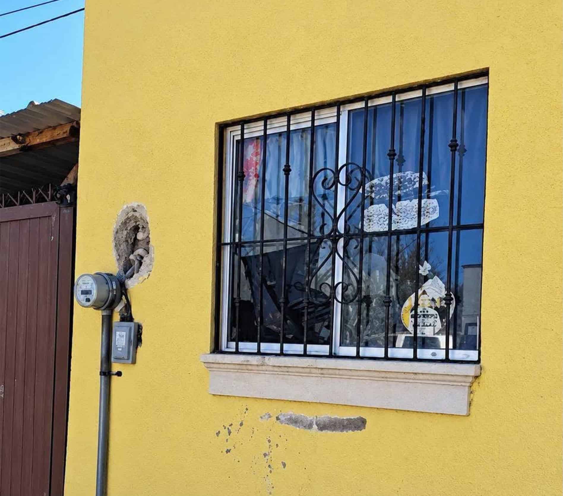 Ni&ntilde;a de tres a&ntilde;os asegurada tras quedar atrapada en vivienda en Ciudad Acu&ntilde;a