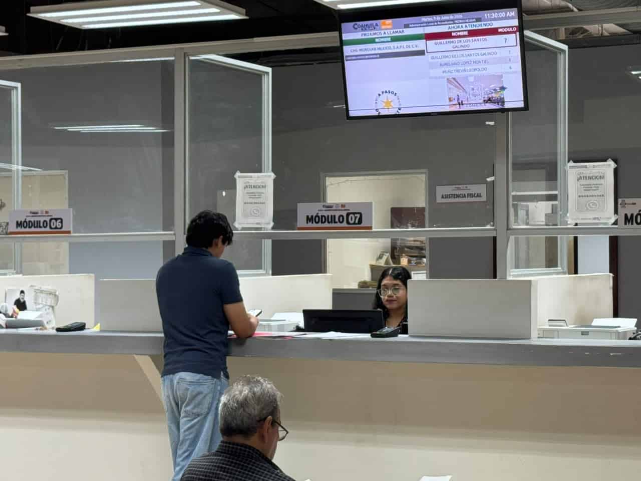 M&aacute;s de 5 mil contribuyentes regularizan sus veh&iacute;culos durante campa&ntilde;a de descuentos