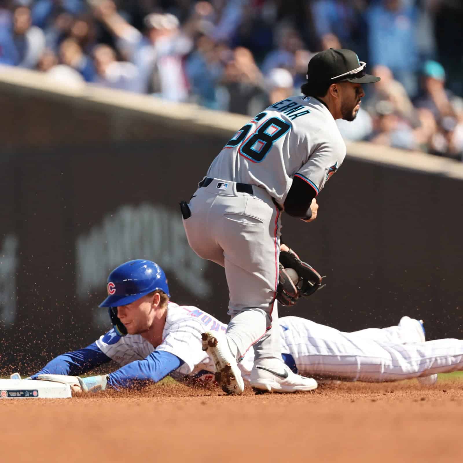 Cachorros de Chicago celebran a Pete Crow-Armstrong por su haza&ntilde;a en MLB