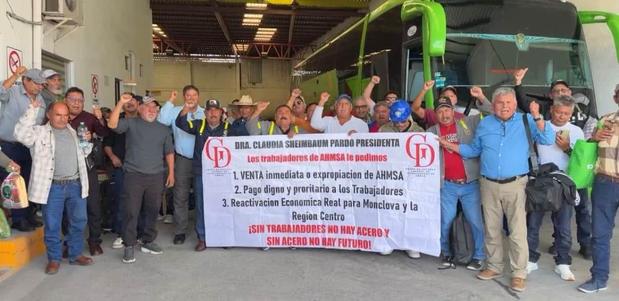 Regresan trabajadores de AHMSA a Monclova con esperanza tras oferta de Jos&eacute; Arturo Dom&iacute;nguez