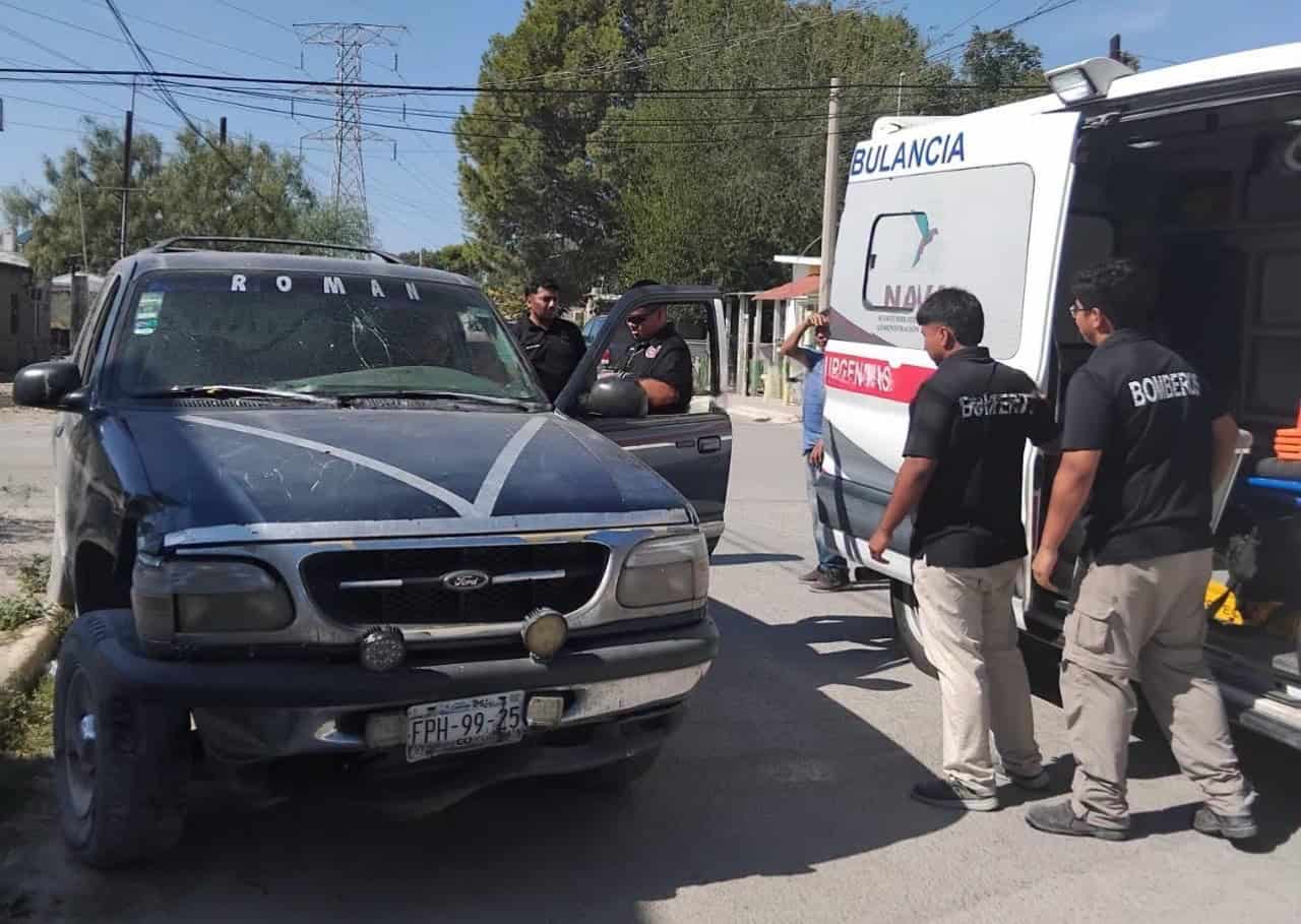 Dos personas resultan lesionadas tras fuerte choque en Nava