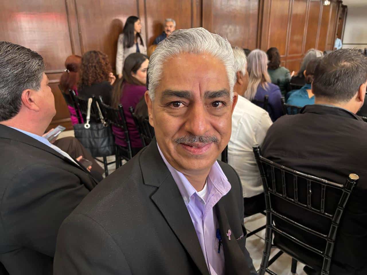 Francisco Mancillas pide regular redes sociales para menores