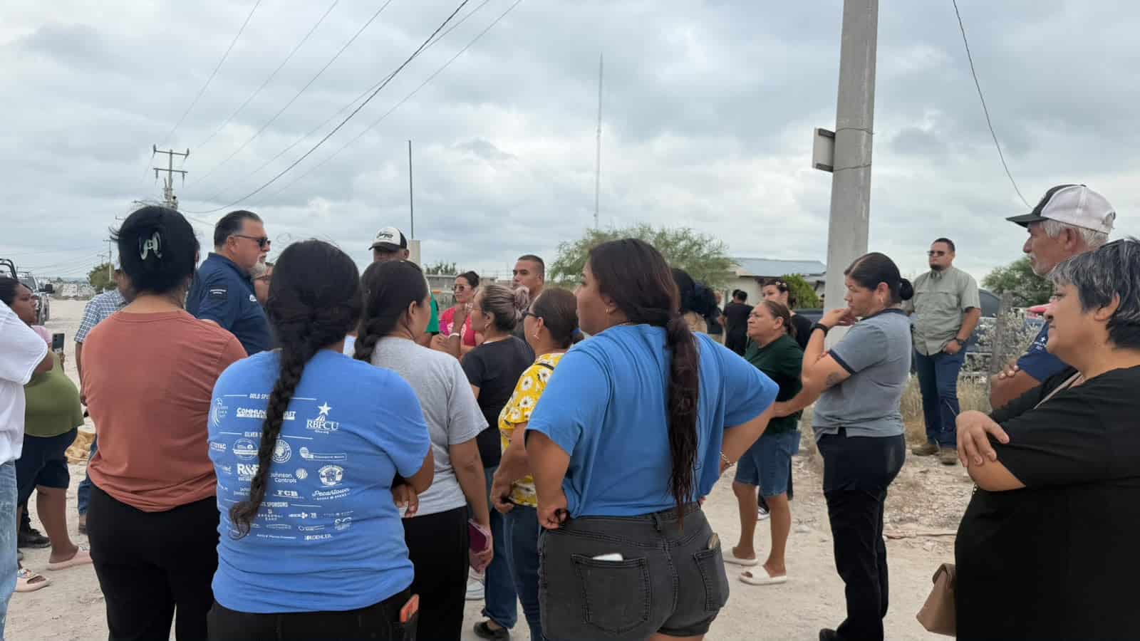 Fallas el&eacute;ctricas y conexiones irregulares generan conflictos en colonia La Estrella