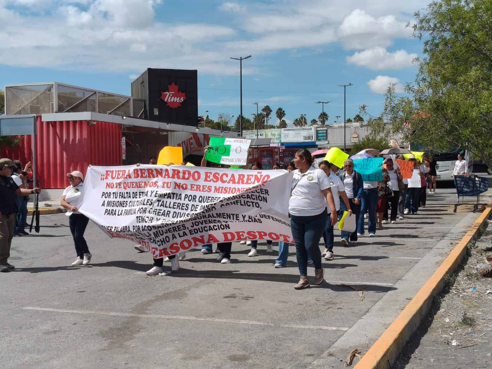 Saltillo: Maestros y alumnas piden di&aacute;logo sobre Misiones Culturales a Escare&ntilde;o