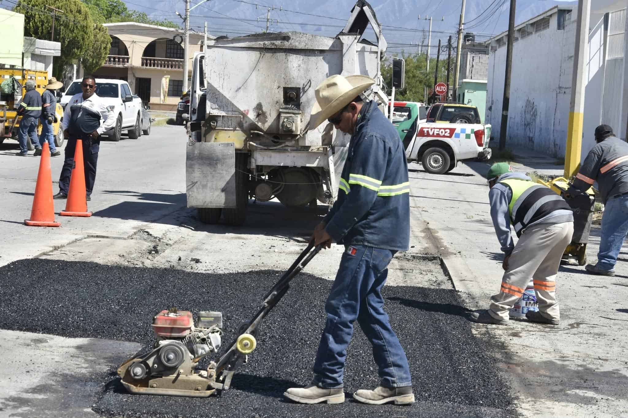 Desabasto de asfalto provoca retrasos en programa de bacheo en Frontera