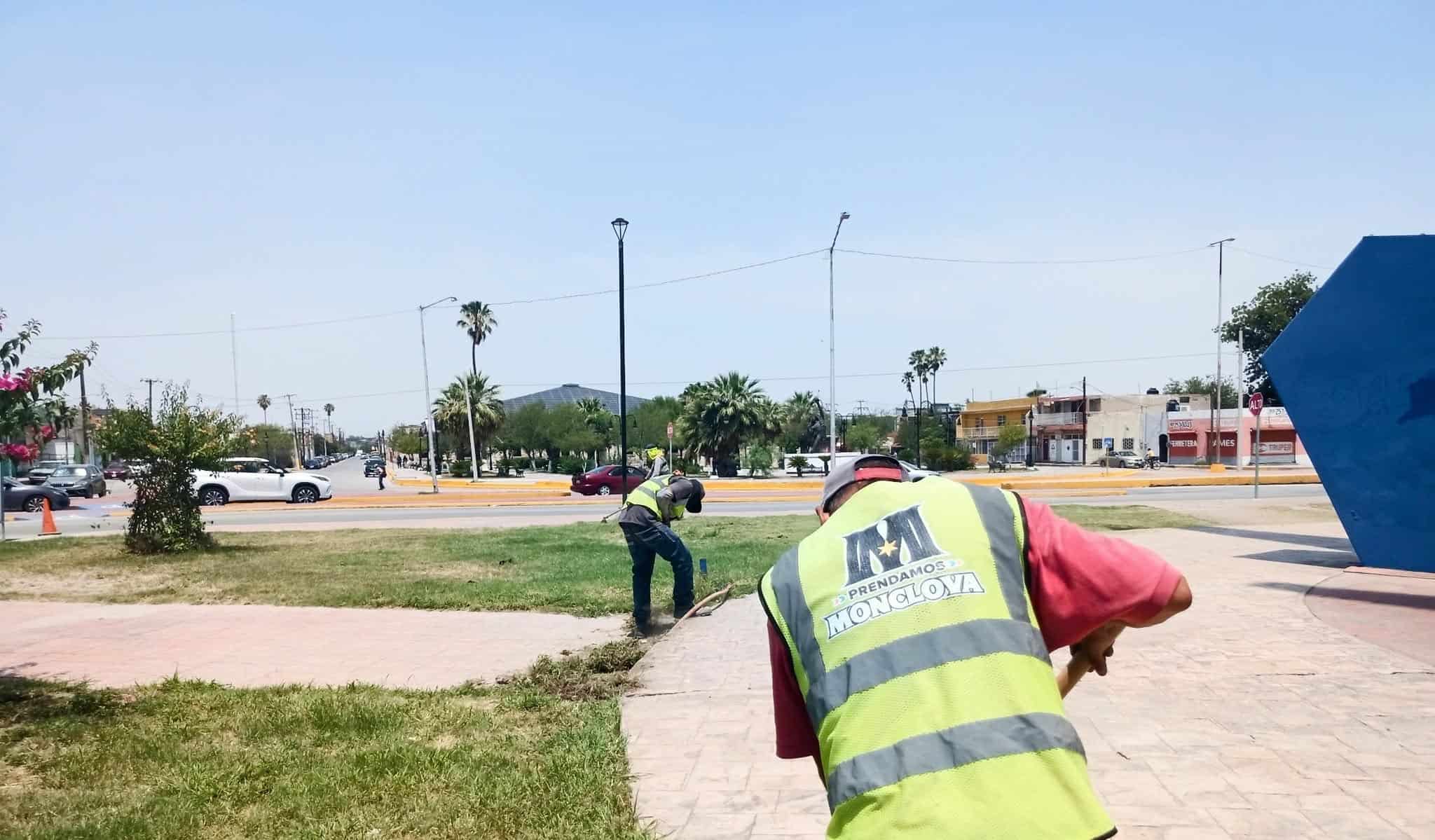 Carlos Villarreal logra 60 pensiones para trabajadores municipales