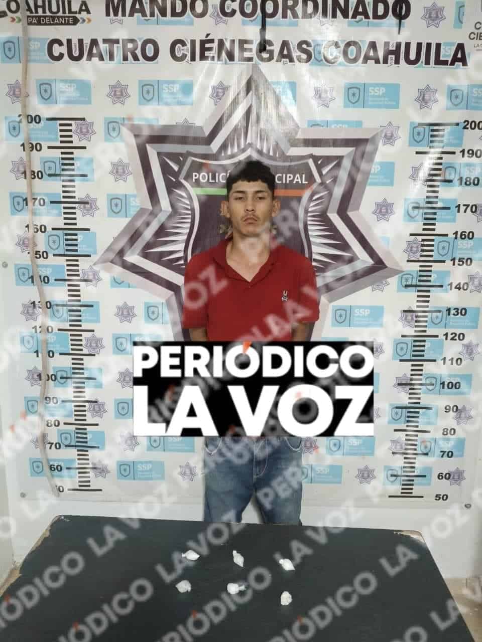 El joven fue detenido por elementos de la Policía Municipal y quedó a disposición del Ministerio Público.