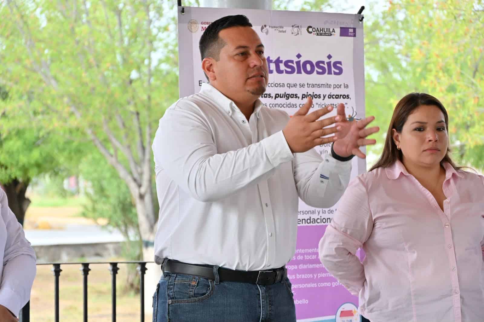 Javier Flores Rodríguez promueve limpieza para prevenir rickettsiosis en San Buenaventura