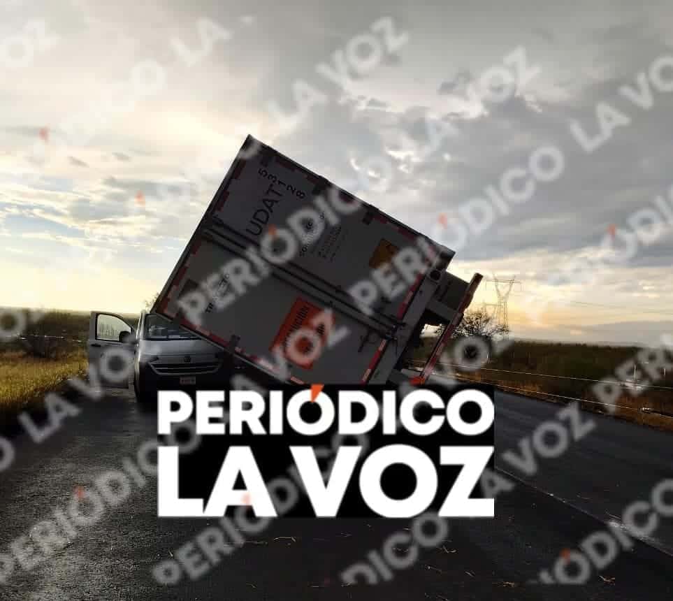 Tromba provoca volcaduras y derriba postes en la carretera 53