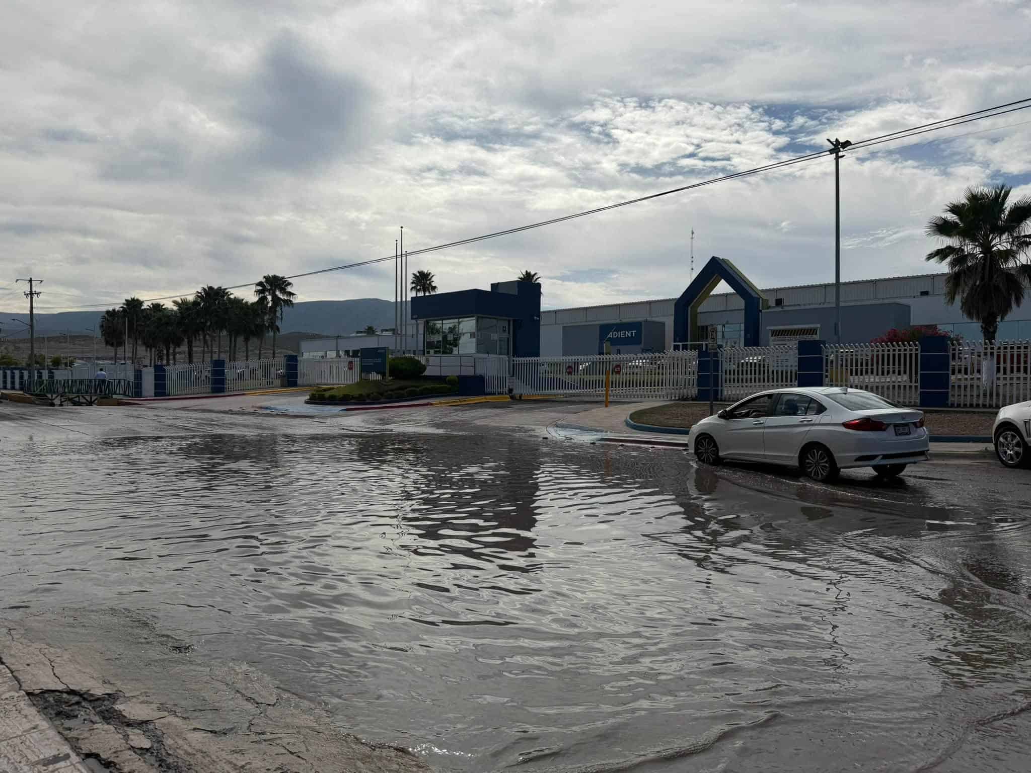 Monclova: Protecci&oacute;n Civil alerta sobre riesgo por lluvias y veh&iacute;culos en cauce