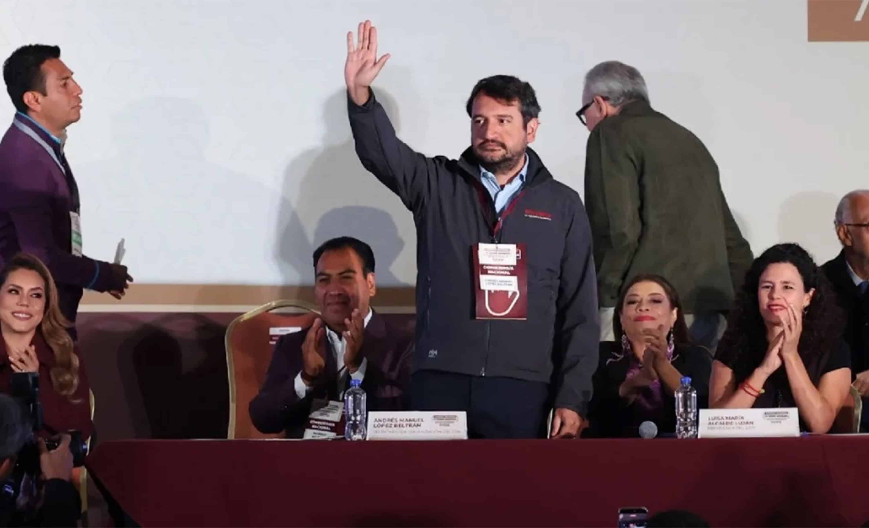 Andy L&oacute;pez Beltr&aacute;n da un paso rumbo a 2027; se registra en Morena por un distrito de Tabasco