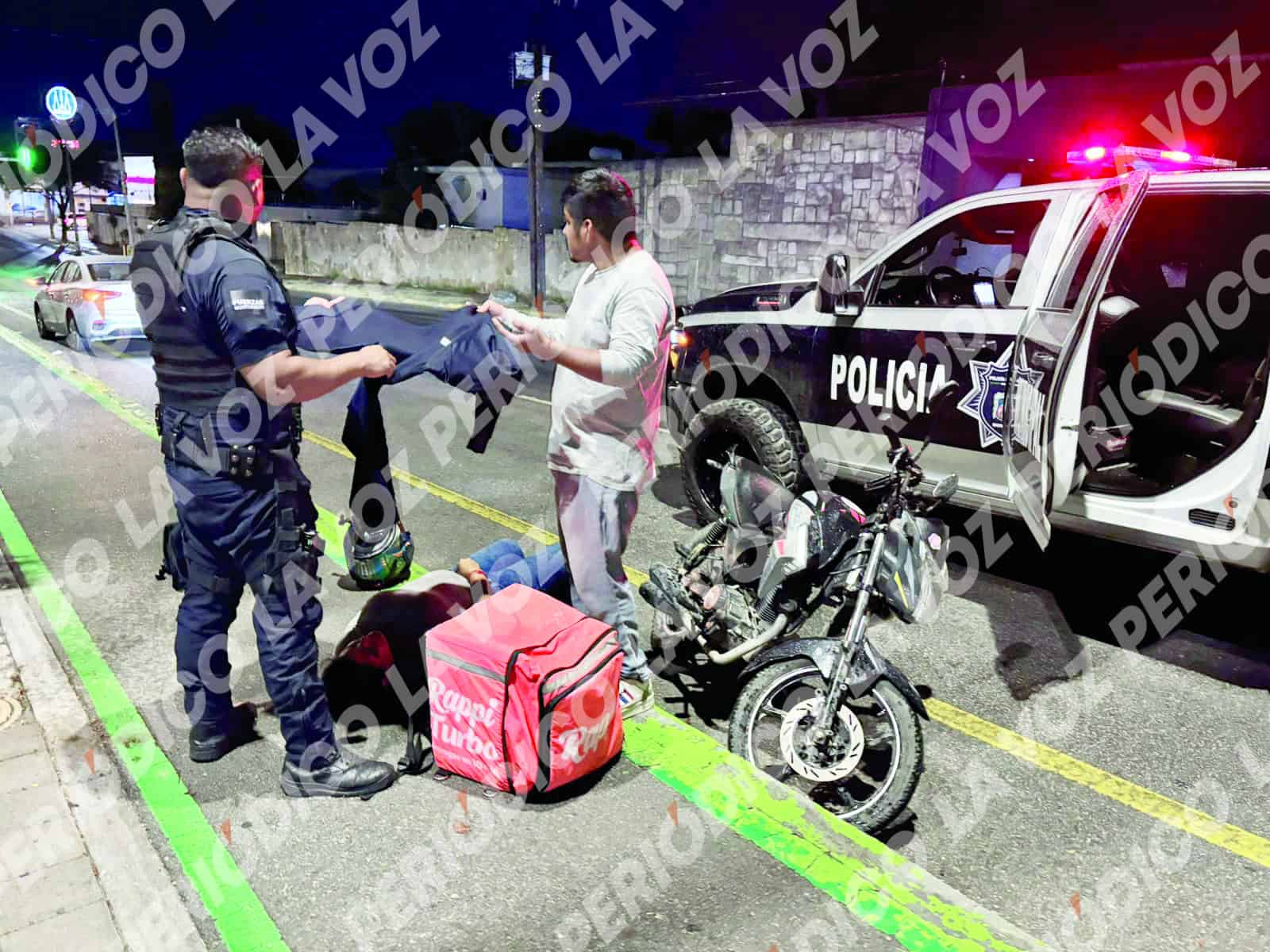 Mujer sufre accidente en motocicleta: Michelle es hospitalizada