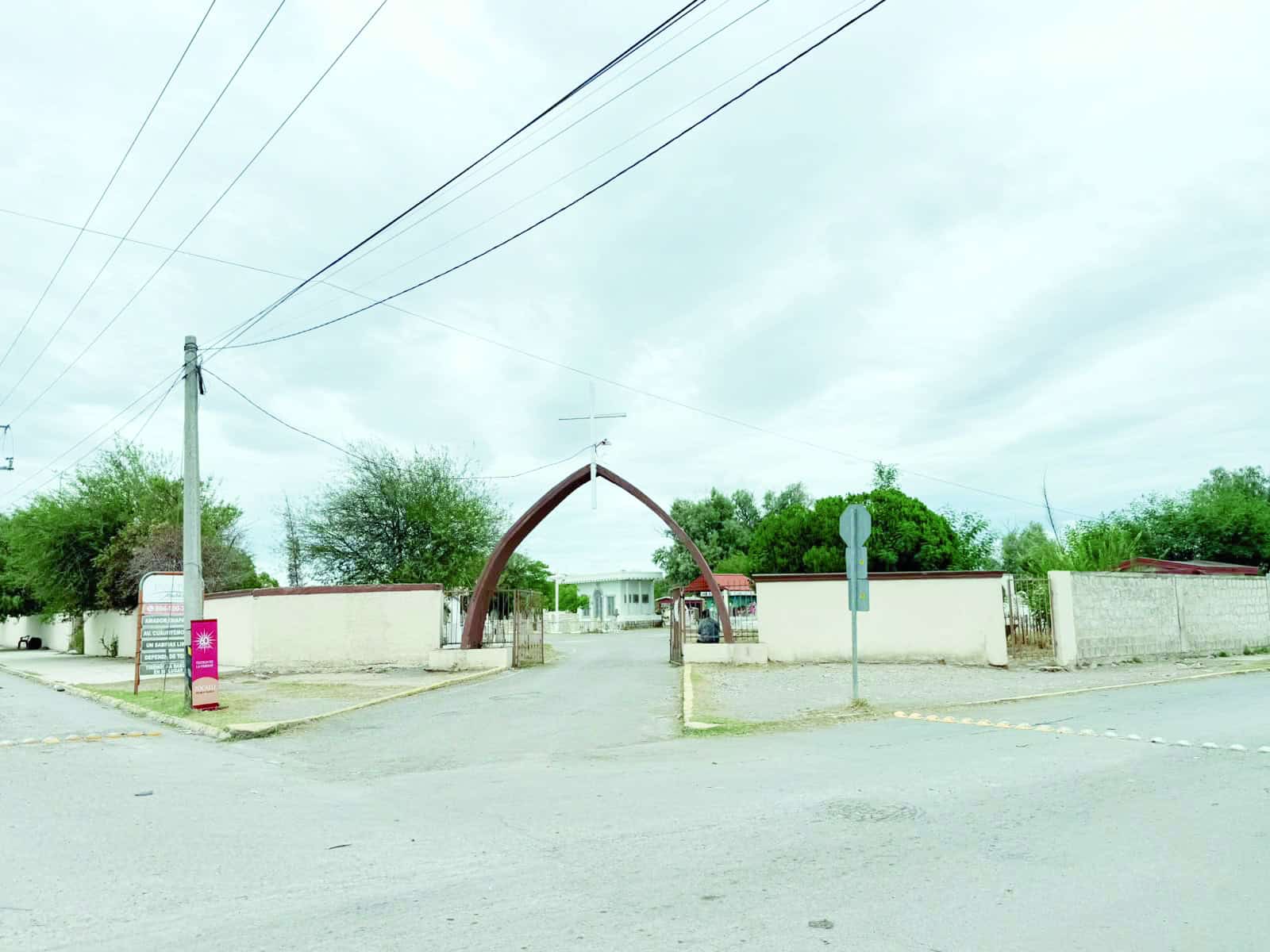 Comerciantes locales se registran en Pante&oacute;n San Fernando para D&iacute;a de Muertos