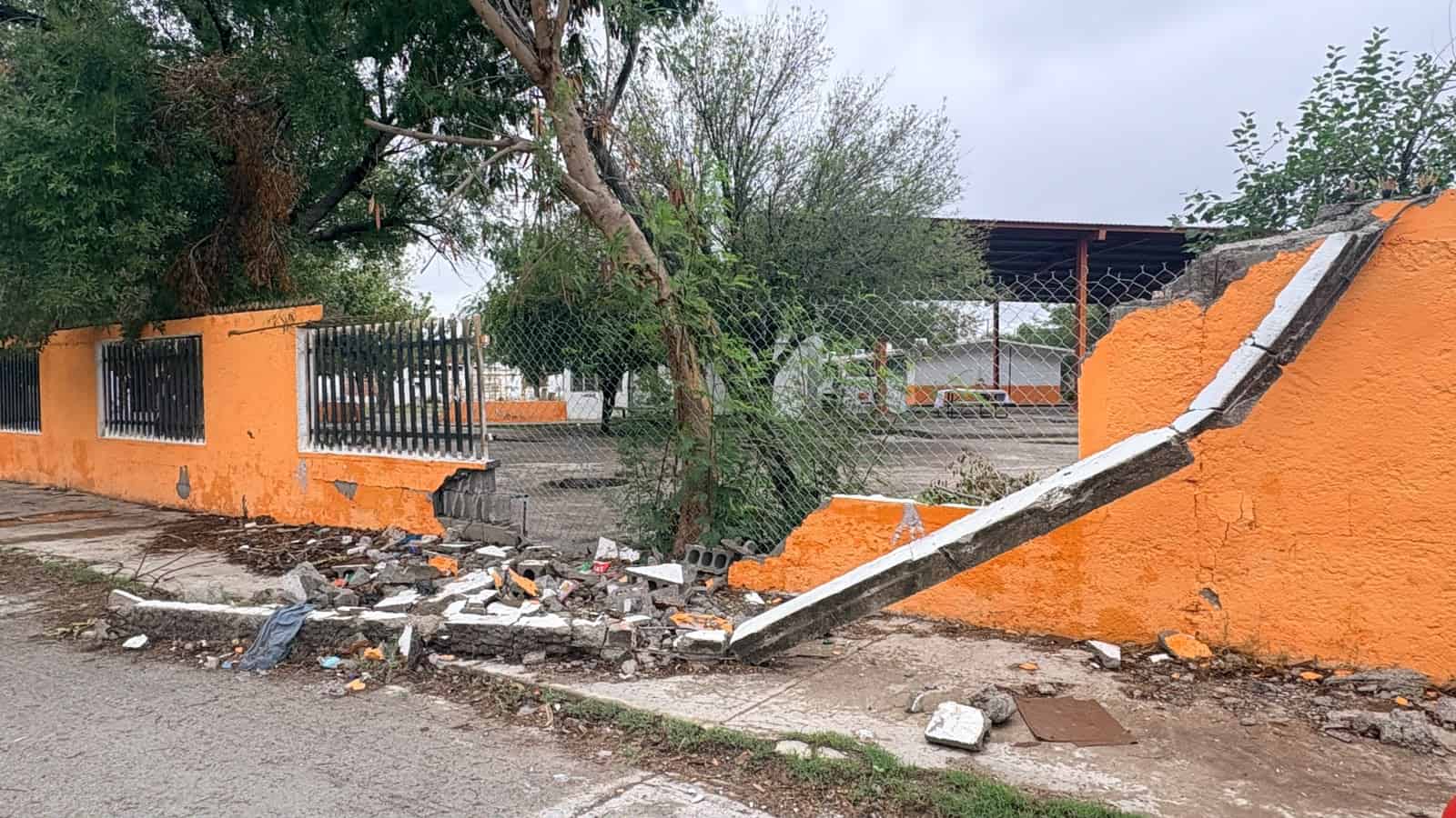 Reparación de barda en primaria 15 de Mayo programada para 2027