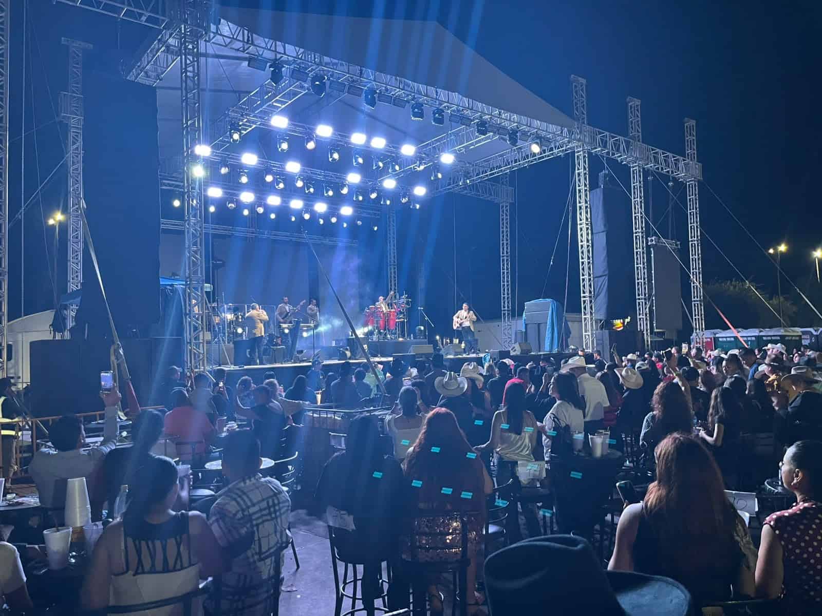 Concluye la Feria de la Amistad con saldo blanco y presentaci&oacute;n de Conjunto Primavera