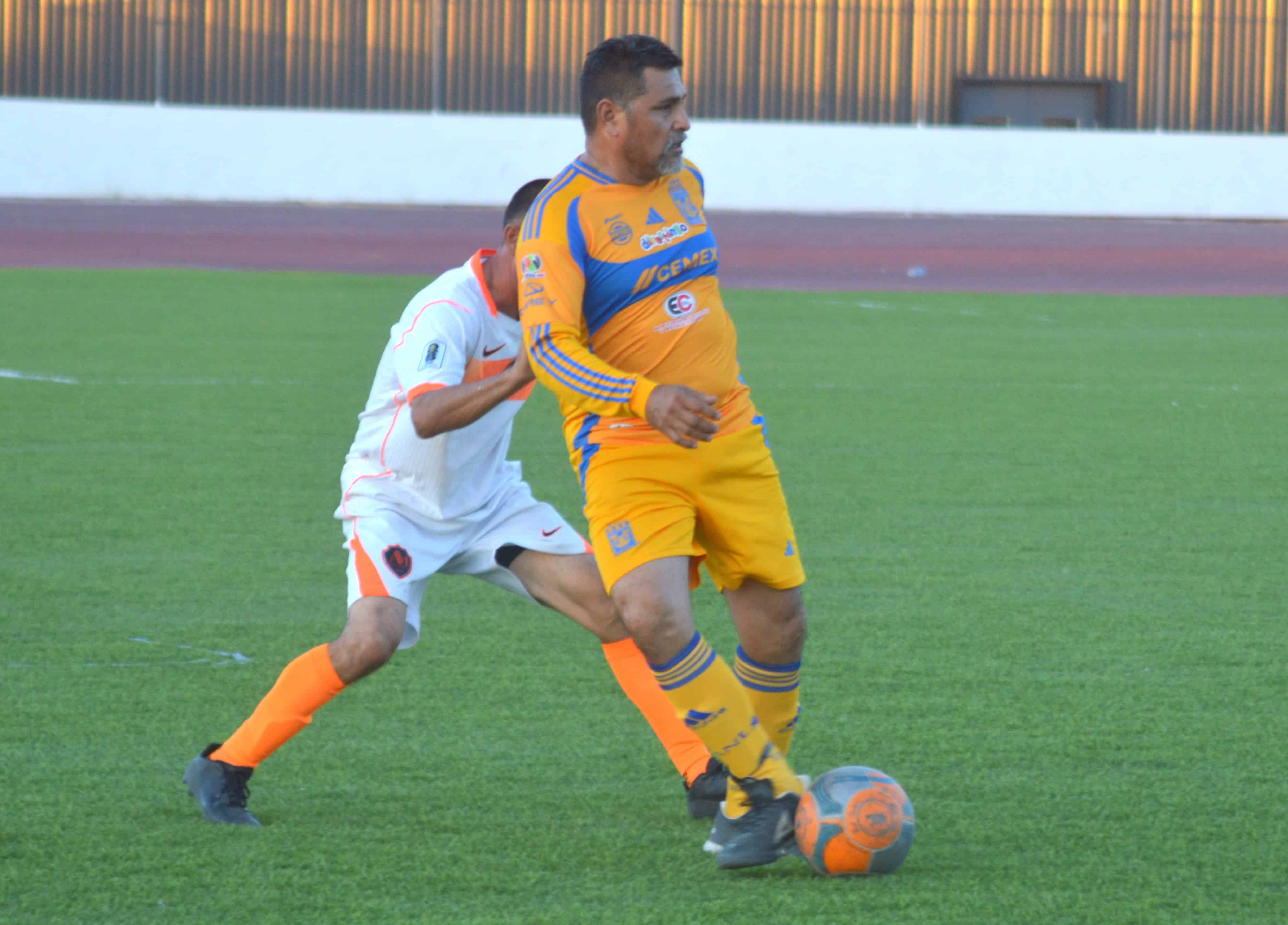 Tigres Jr. se impone 3-0 a Abogados