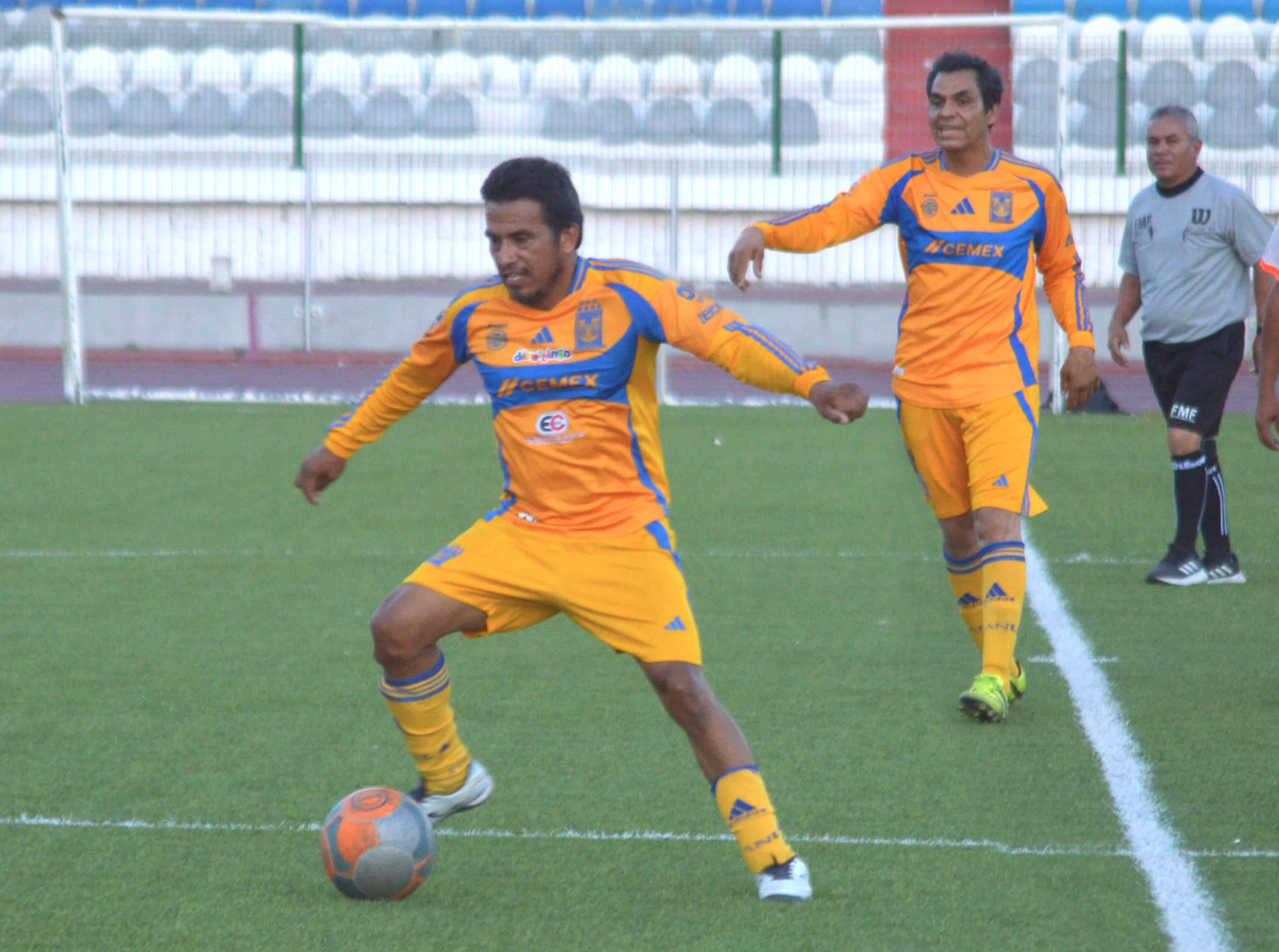 Tigres Jr. se impone 3-0 a Abogados