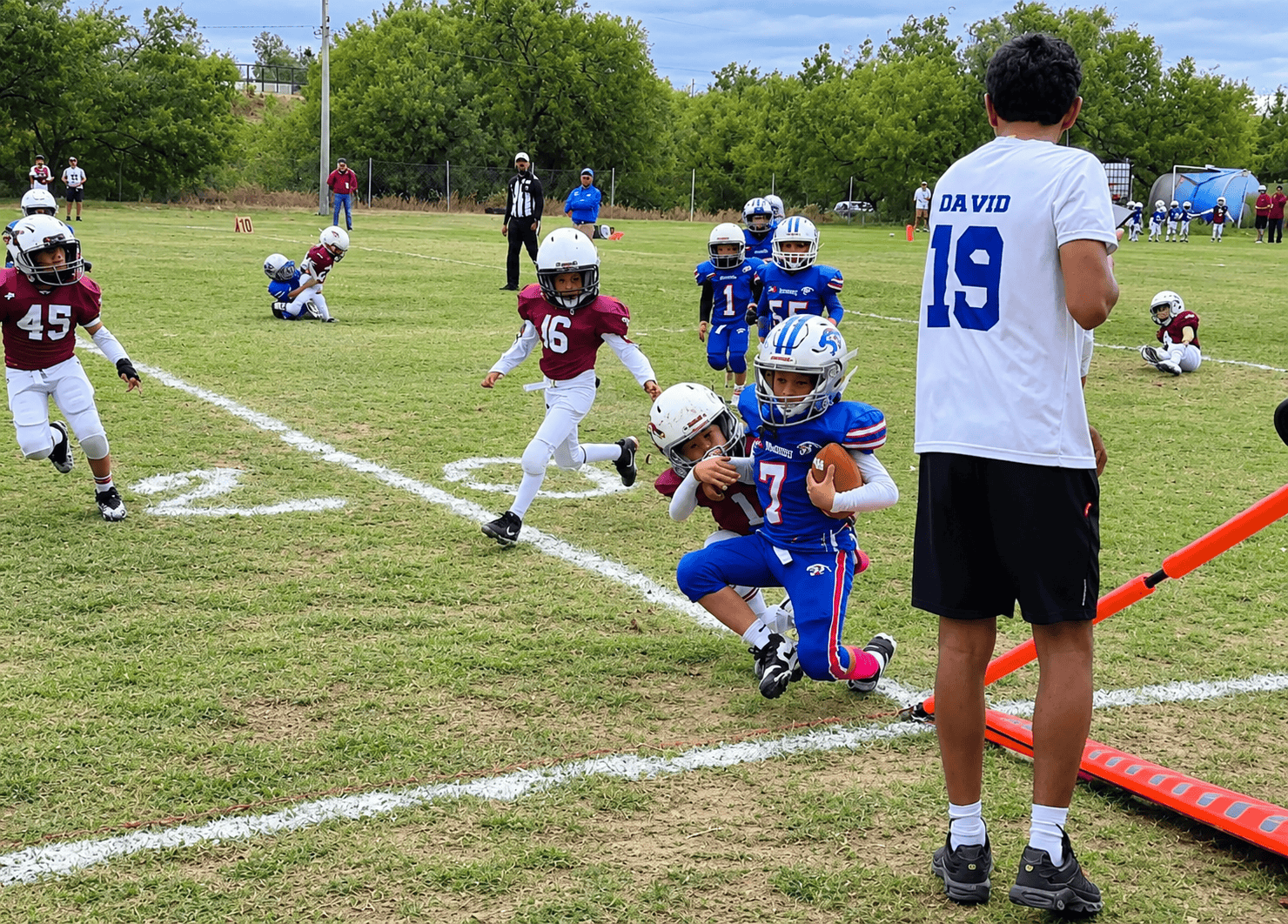 Potros de Monclova arrasan con Cougars en football americano infantil