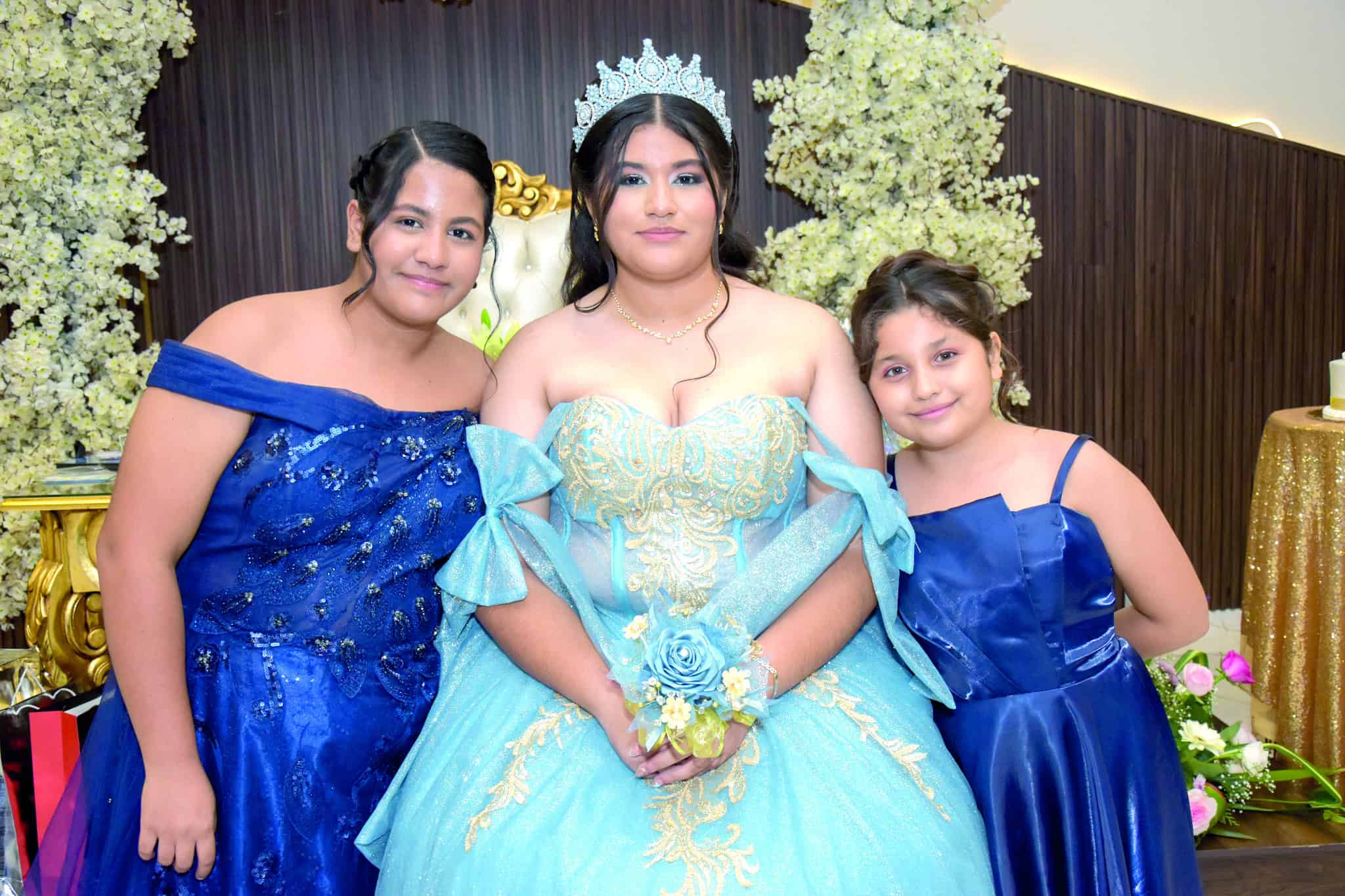 Emotiva ceremonia religiosa marca los XV a&ntilde;os de Fernanda Danna&eacute; Rivera