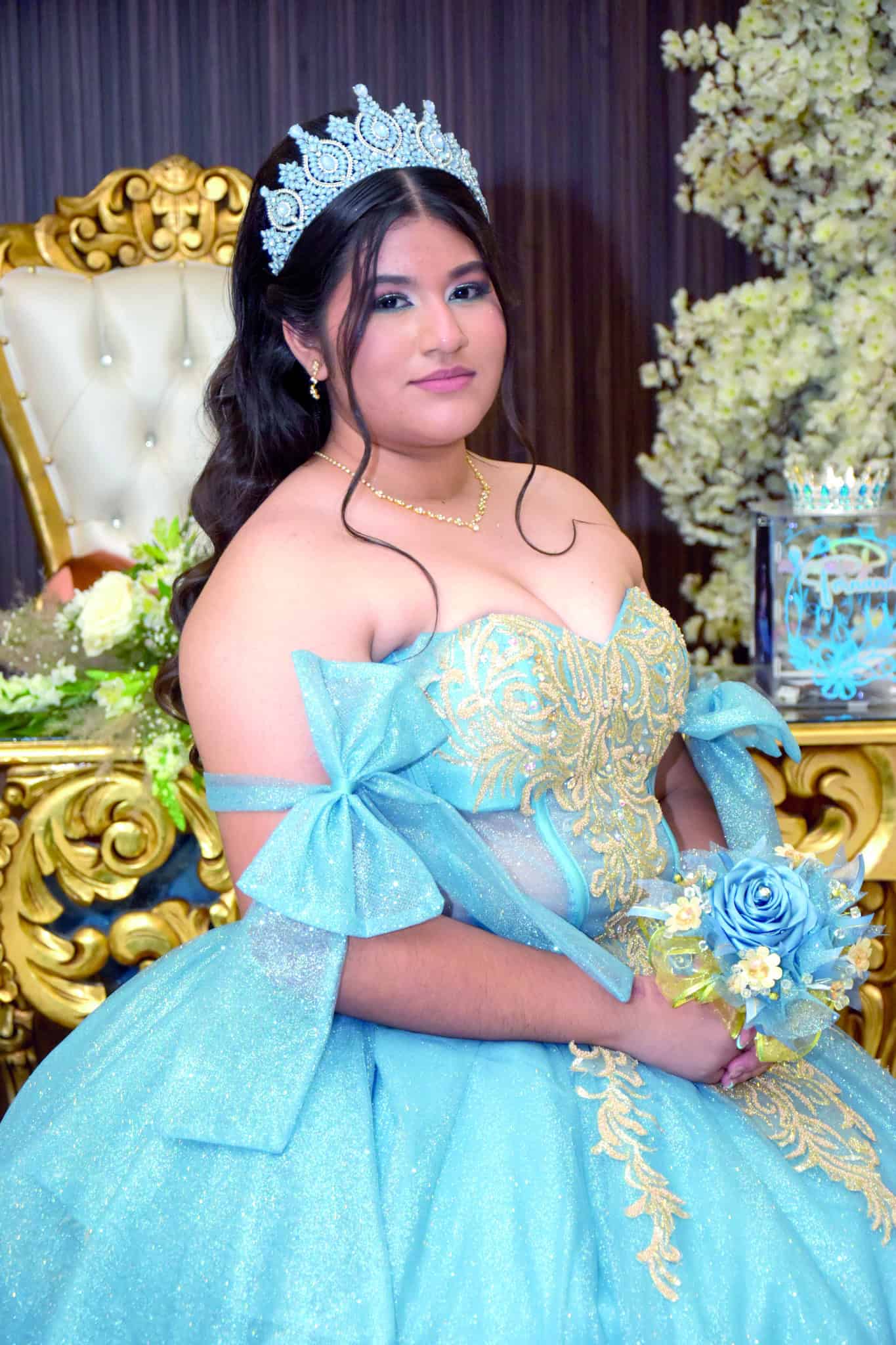 Emotiva ceremonia religiosa marca los XV a&ntilde;os de Fernanda Danna&eacute; Rivera