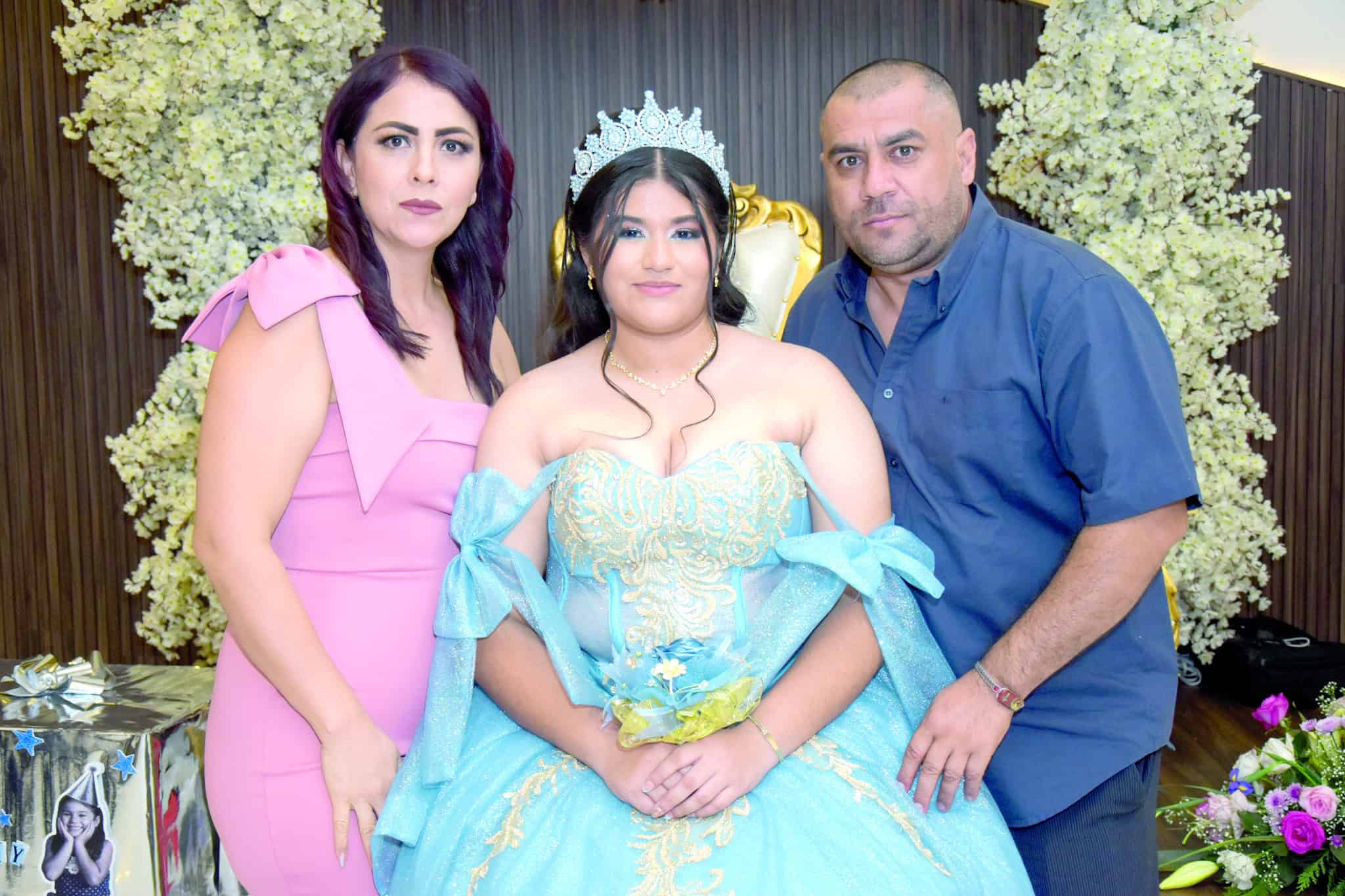 Emotiva ceremonia religiosa marca los XV a&ntilde;os de Fernanda Danna&eacute; Rivera