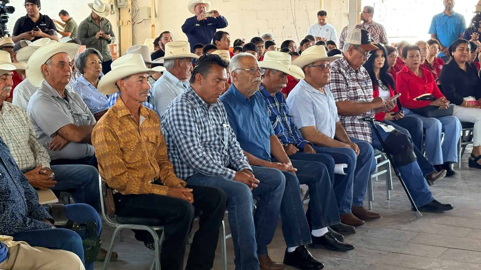 Héctor García Falcón busca mejorar presupuesto para el sector rural en Coahuila Héctor García Falcón busca mejorar presupuesto para el sector rural en Coahuila