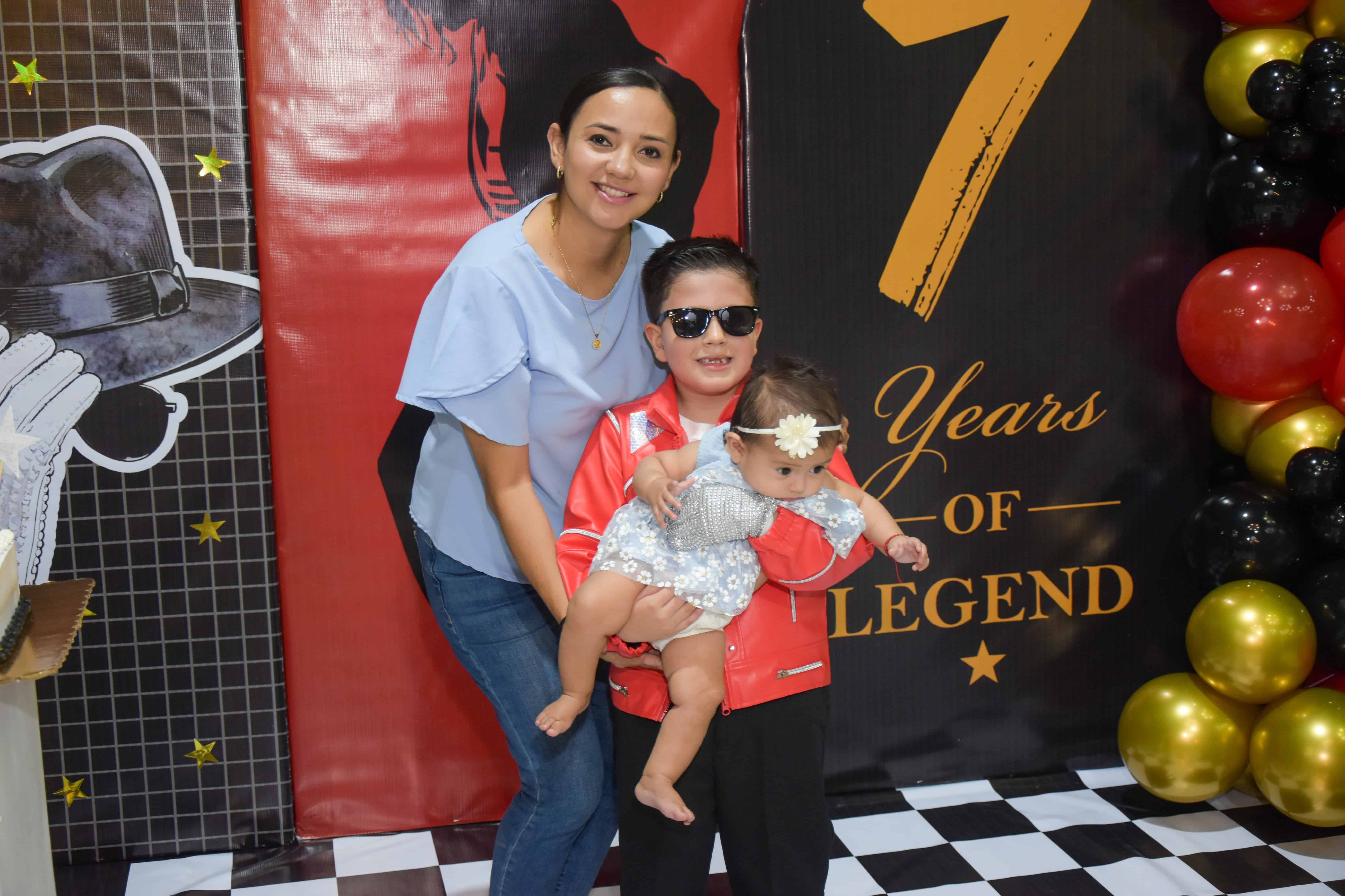 Juan Daniel Reyes celebra su s&eacute;ptimo cumplea&ntilde;os con familiares y amigos