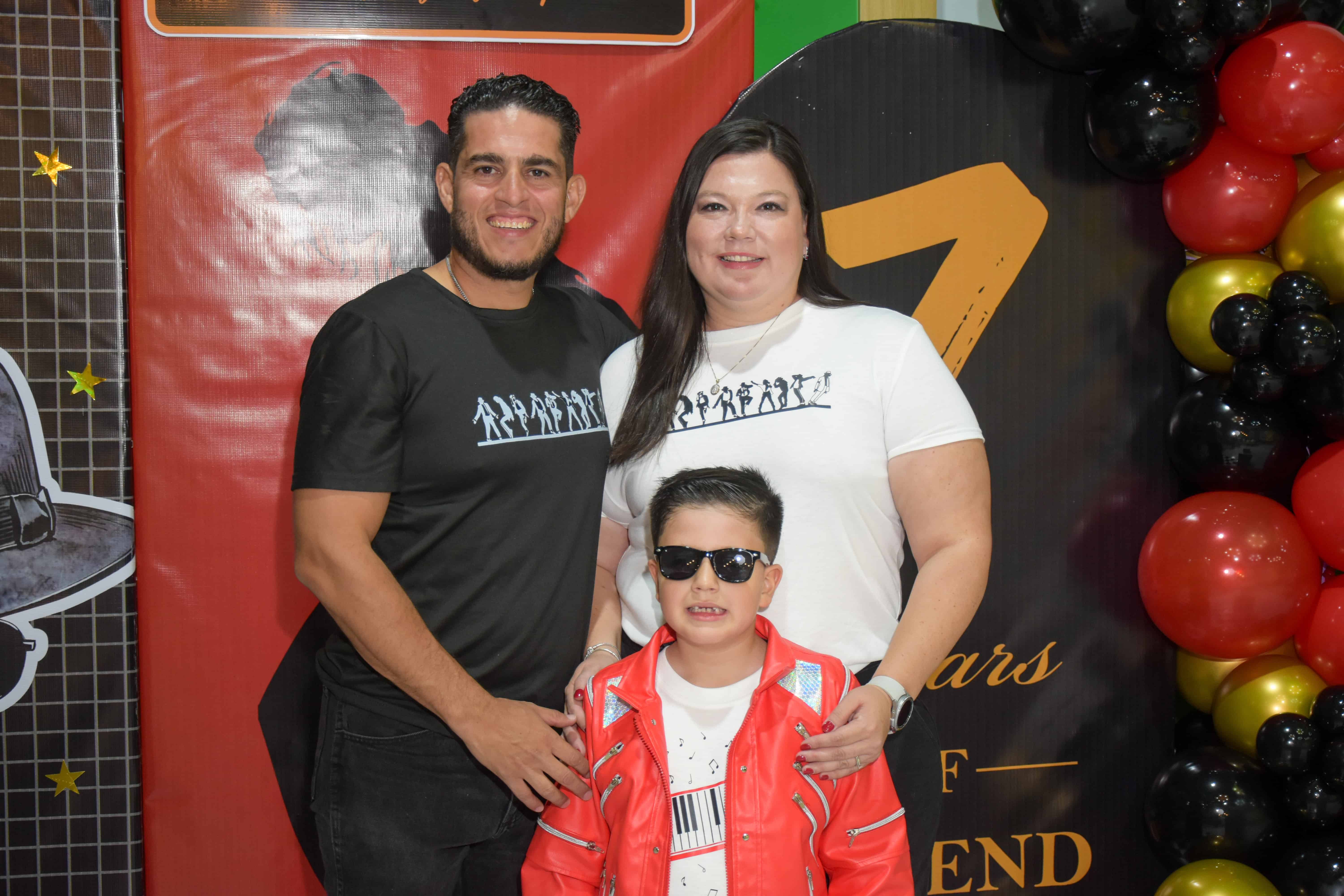 Juan Daniel Reyes celebra su s&eacute;ptimo cumplea&ntilde;os con familiares y amigos