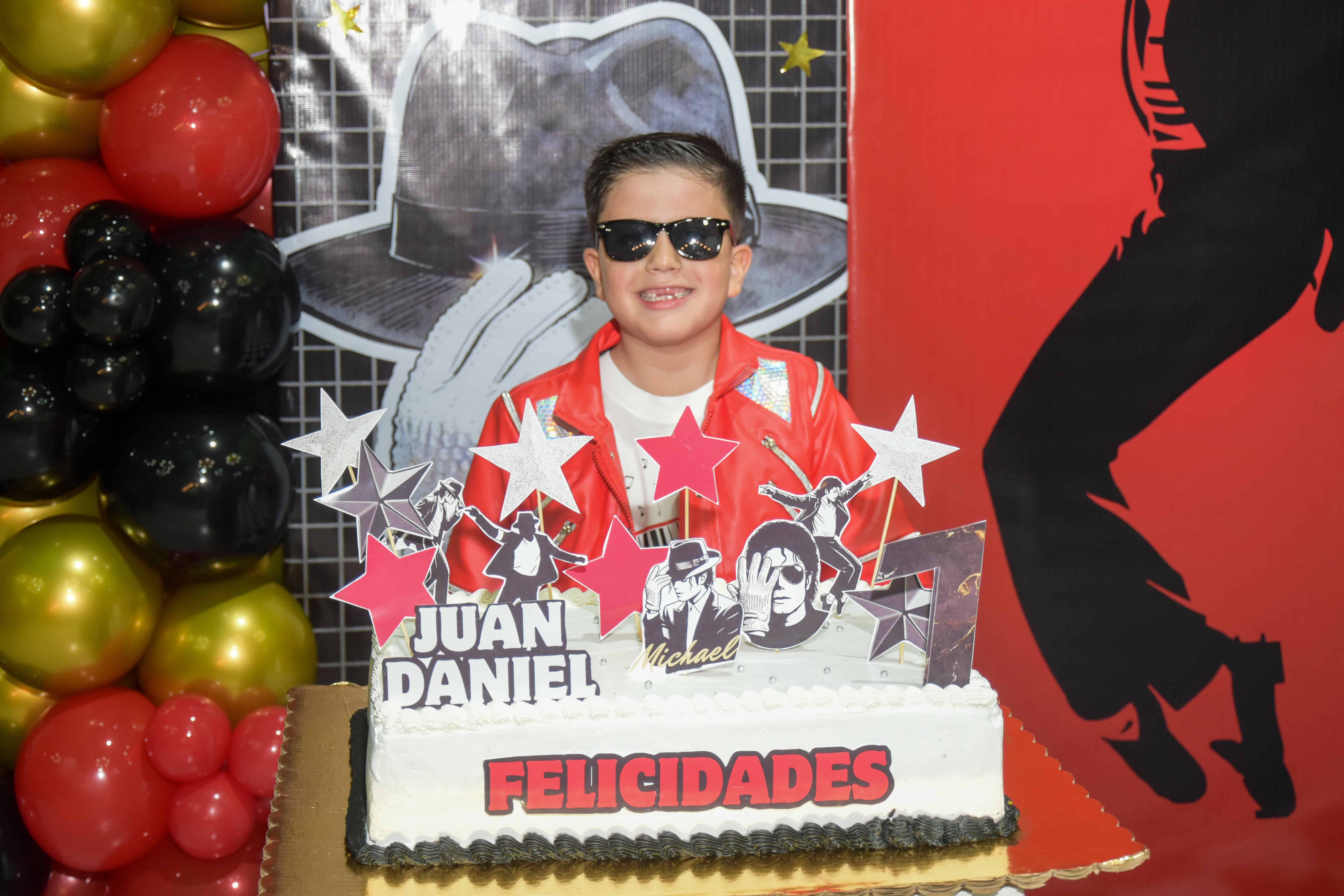 Juan Daniel Reyes celebra su s&eacute;ptimo cumplea&ntilde;os con familiares y amigos