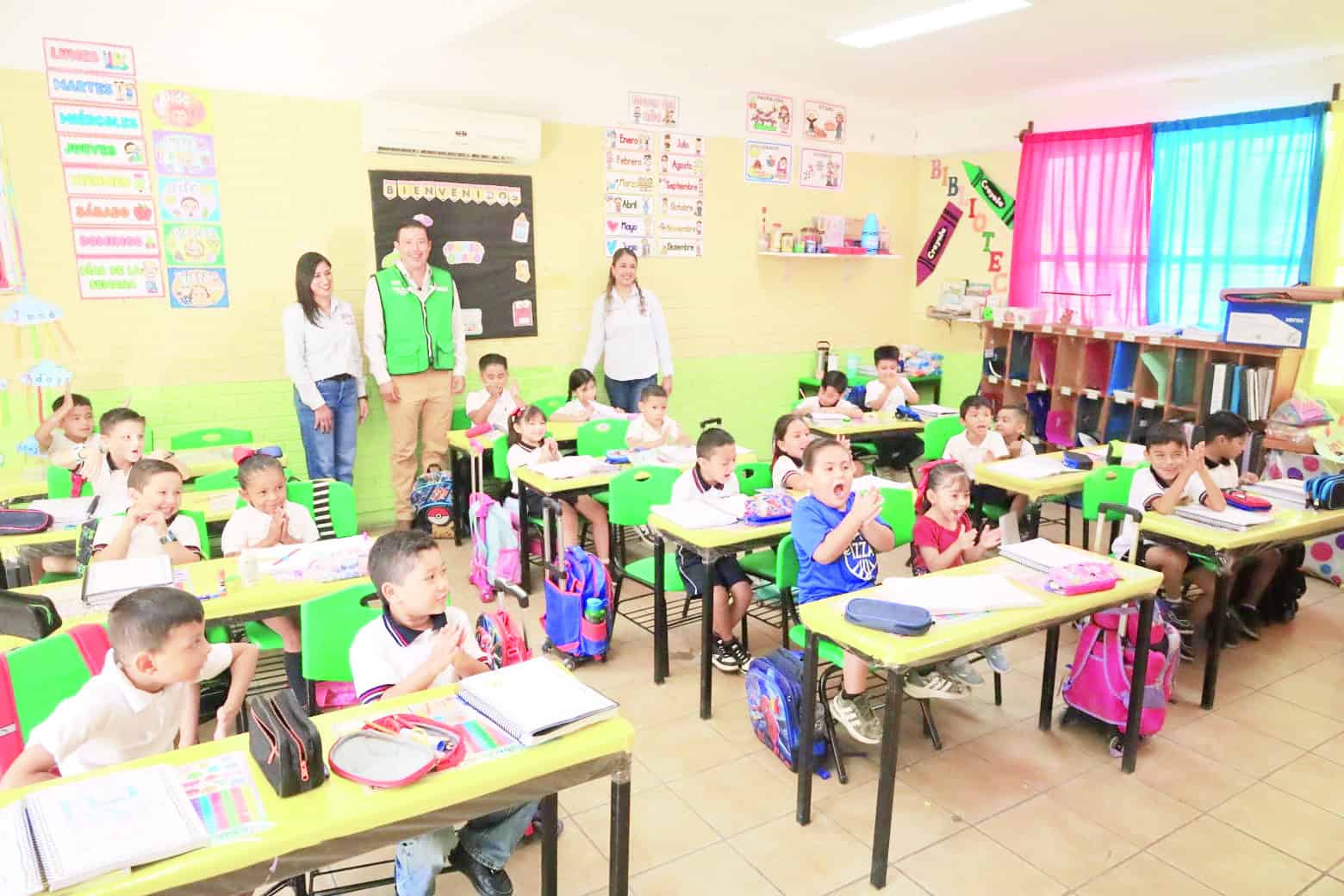Ulises Cárdenas destaca acciones educativas en San Juan de Sabinas: más de 8 mil beneficiados Ulises Cárdenas destaca acciones educativas en San Juan de Sabinas: más de 8 mil beneficiados